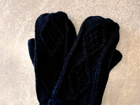 Black Cable Knit Mittens Fashion